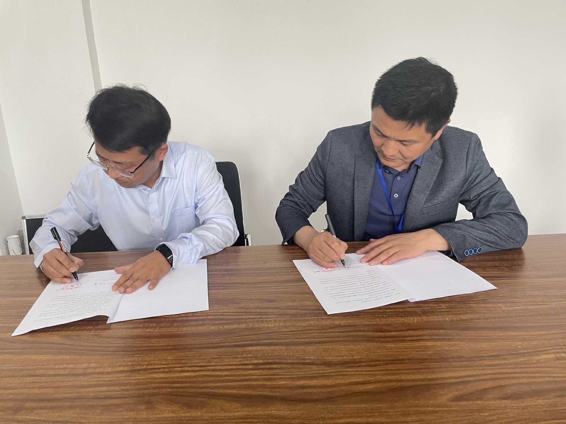 1686789196141967.jpg 4.jpg